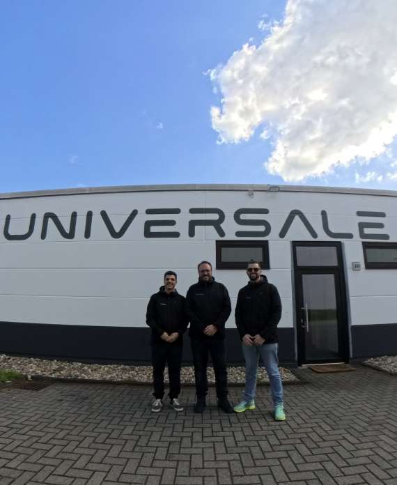Schulungszentrum Universale Gebäude und Team in Moers