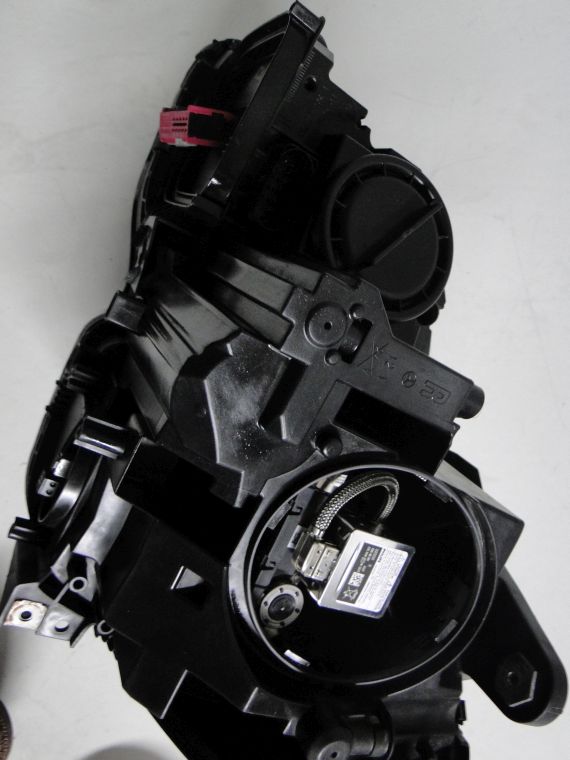 MERCEDES C KLASA W204 PO LIFCIE LAMPA PRAWA BI-XENON - obrazek 7