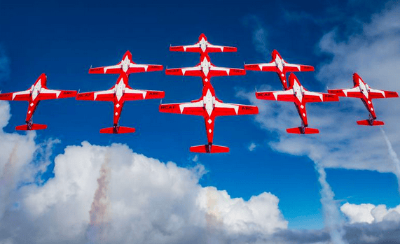 Snowbirds jet crashes shortly after making airport flyby