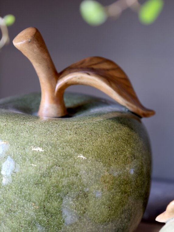 Apfel aus Steingut – Bild 3