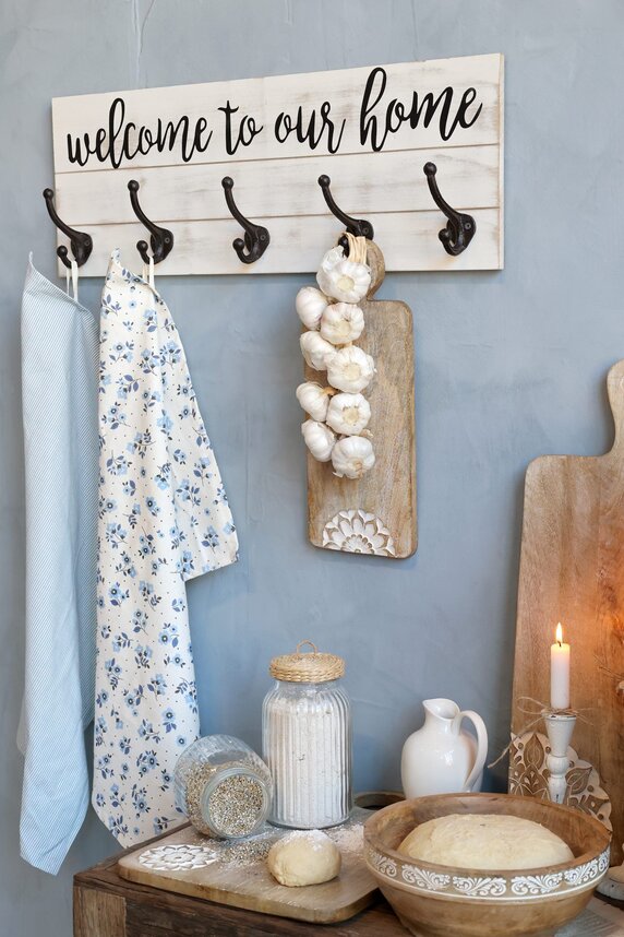 Wandgarderobe aus Holz