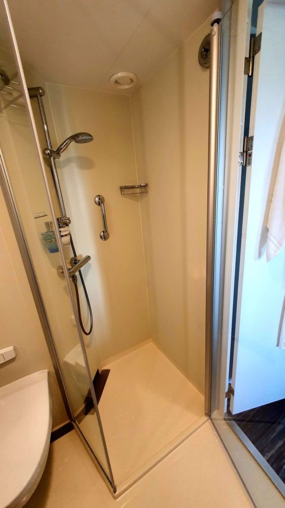 Dusche auf dem Kreuzfahrtschiff