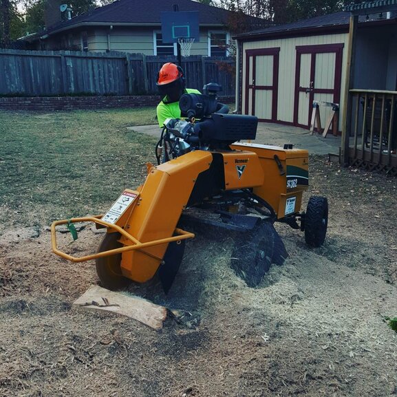 Stump grinding Wichita KS with Vermeer SC362 stump grinder