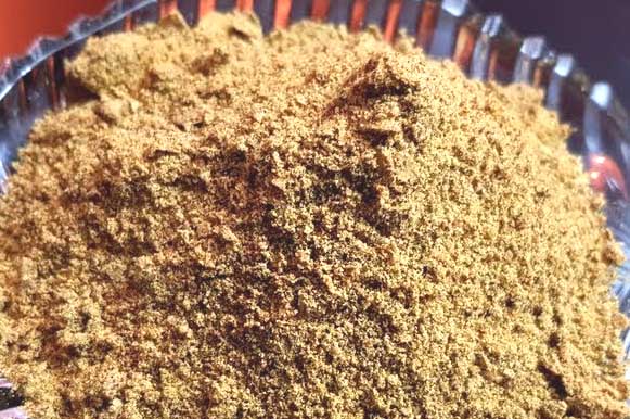 karuppu-ulunthu-podi-black-urad-dhall-powder-idli-podi