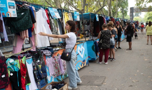 En este momento estás viendo Lanús Oeste: nueva edición del Paseo de Compras 25 de Mayo