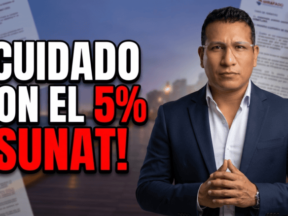 Abogado y agente inmobiliario explicando un contrato de arras y penalidades en notaría para venta de departamentos en Lima.