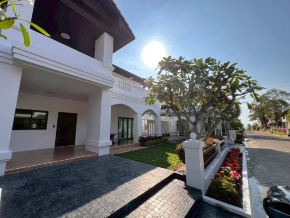Hin Wong Residence