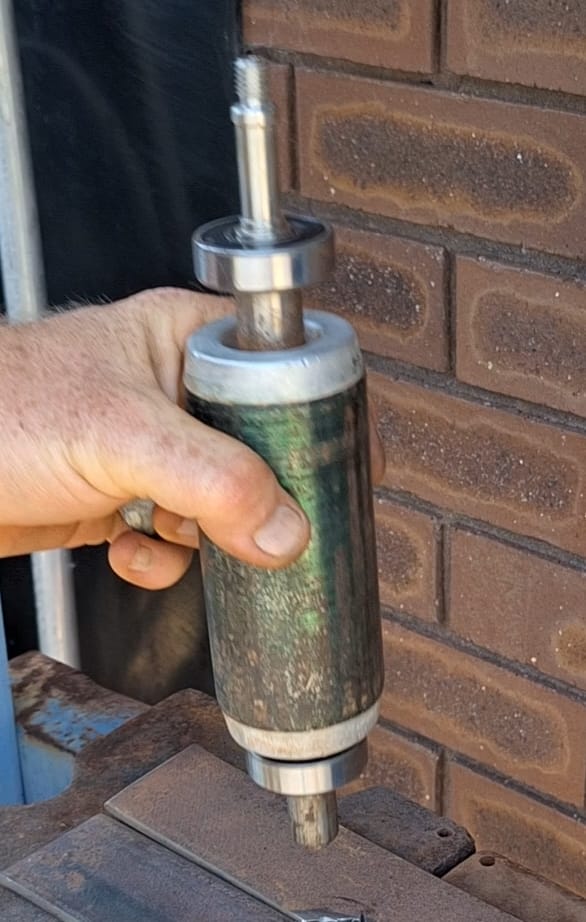 Electric motor rotor and new bearings