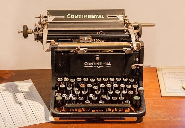 keyboard-vintage-retro-leaf-old-typewriter-590488-pxherecom