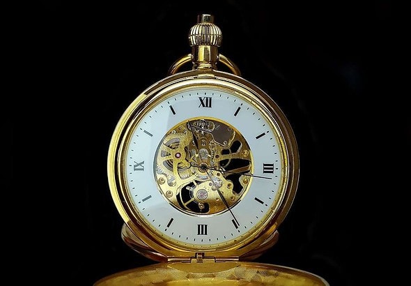 watch-hand-antique-retro-clock-time-1186866-pxherecom 2