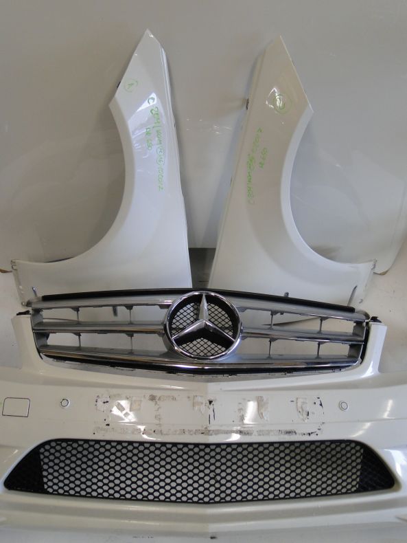 MERCEDES C KLASA W204 ZDERZAK PRZEDNI AMG KOLOR 650 - obrazek 2