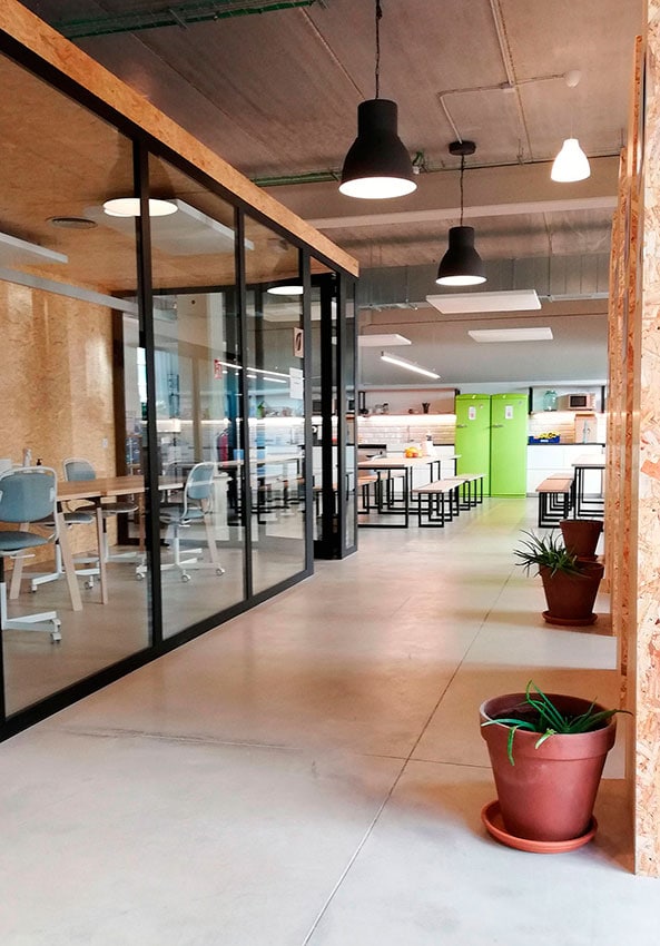 Oli Biorox en paviment de formigó, Ecomatèries