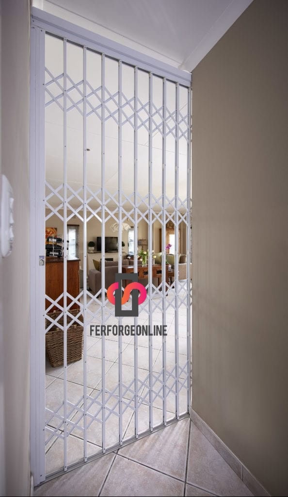 حفاظ درب آکاردئونی