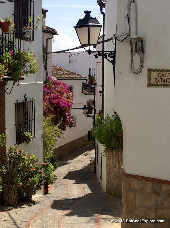 Benaularia White Village