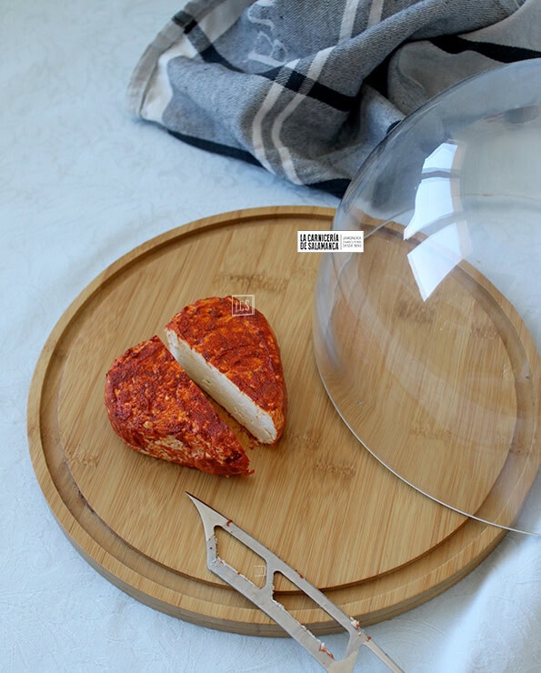Queso de oveja al pimentón de Amado Charra