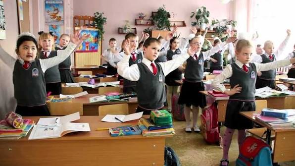 Динамические четверостишия для перерыва между уроками: веселые физминутки для школьников