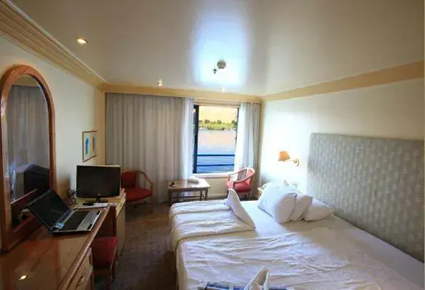 Comfortable twin guest cabin with private interior space