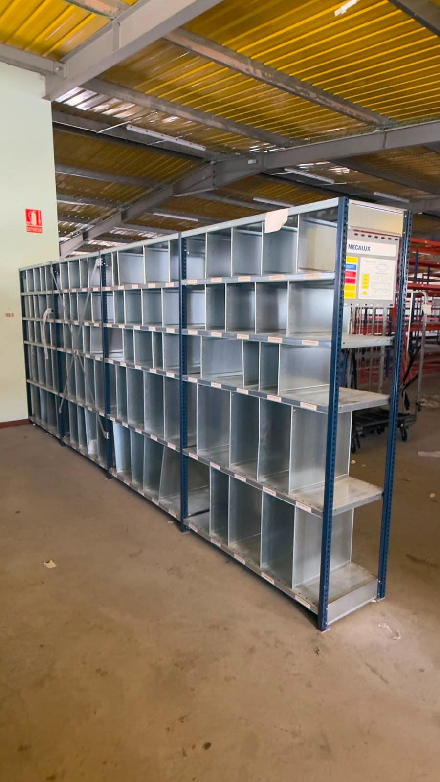 Estantería Mecalux metálica de 5,10 m para taller o recambios