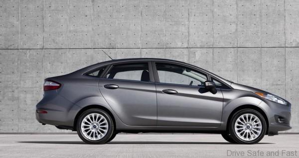 ford_fiesta_4-door_2