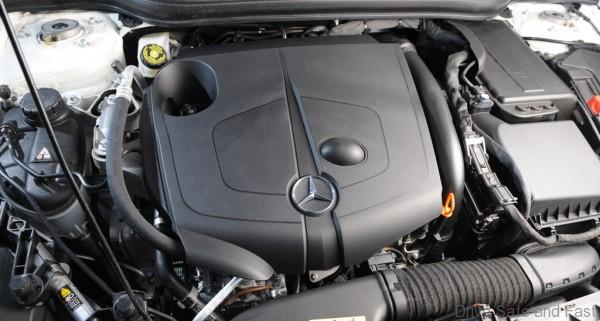 infiniti-q30-engine