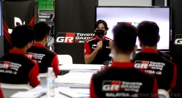 Alex Yoong training the Vios Challenge and Gazoo Racing drivers