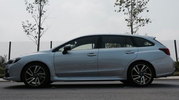 Subaru-Levorg-2