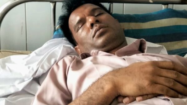 উজিরপুরে মসজিদের হিসাব চাওয়ায় হামলা, সাংবাদিকসহ আহত ২ অস্ত্র উদ্ধার, আতঙ্কে এলাকাবাসী