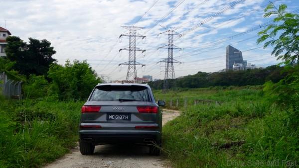 Audi-Q7- - 19