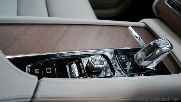 Volvo-XC90- - 14