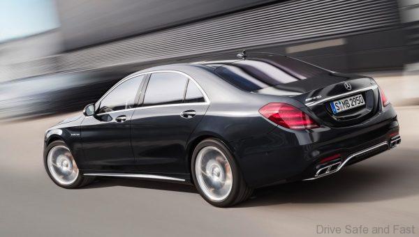 Mercedes S-Class W222 driving