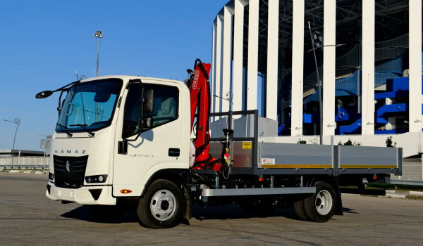 Бортовой автомобиль КАМАЗ КОМПАС-6 с КМУ FASSI M30.A13