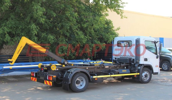 Крюковой погрузчик на шасси Hyundai Mighty EX8