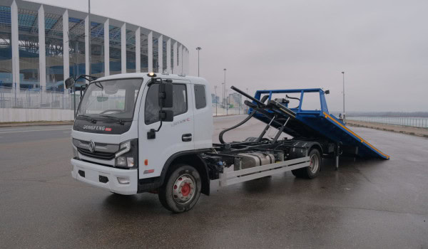 Эвакуатор DongFeng C120 со сдвижной платформой 6 тонн (со спальником)