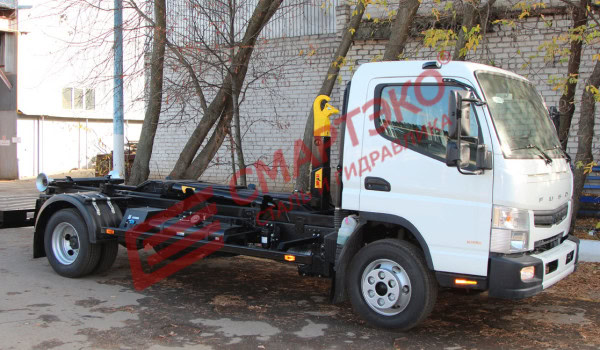 Крюковой погрузчик на шасси FUSO FECX1G