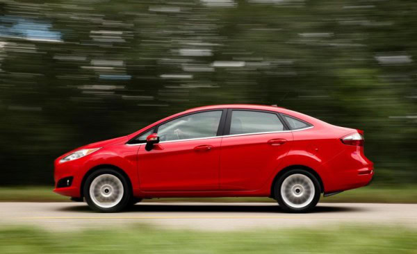 ford-fiesta-titanium-sedan-photo-488298-s-1280x782