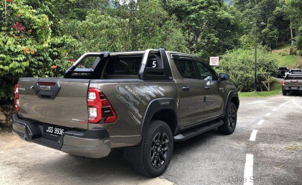 Toyota Hilux Rogue rear view