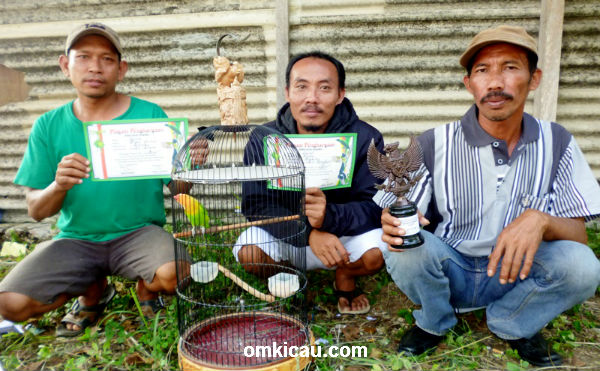 Mr Ahmadi dan lovebird Salepok