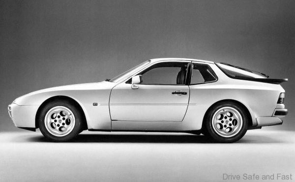 Porsche 944 turbo side view