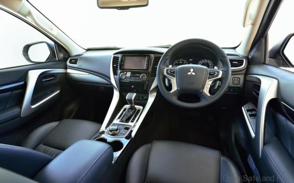 Mitsubishi Pajero Sport18