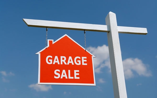 garage-sale-sign-web.jpg
