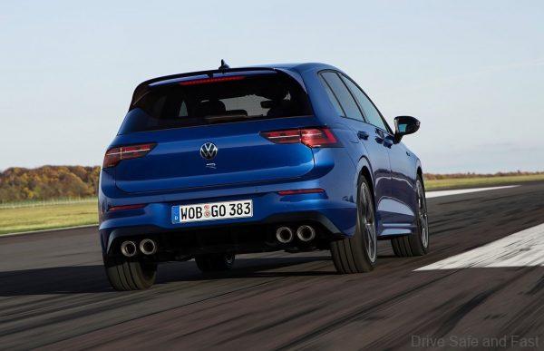 Volkswagen Golf R_2020-rear