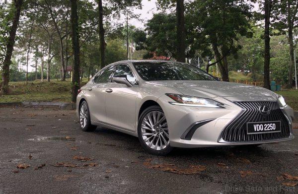 2019 Lexus ES 250