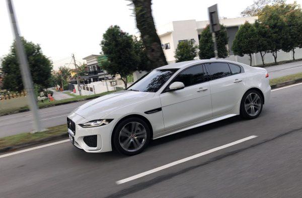 Jaguar XE R-Dynamic_white