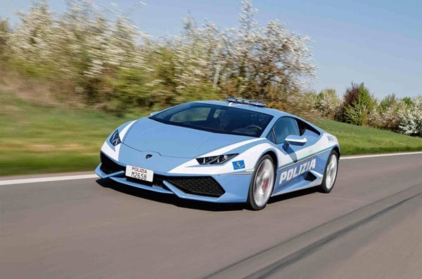 Итальянская полиция получила Lamborghini Huracan Итальянская полиция получила Lamborghini Huracan