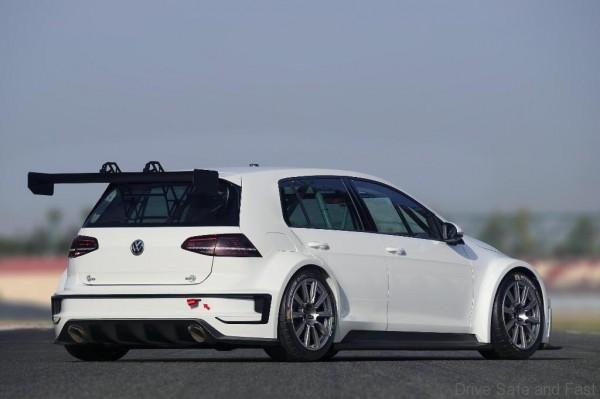 VW_GOLF_01