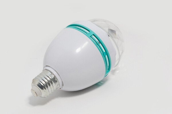 Focus9 FB01 Magic RGB Bulb - Image 2