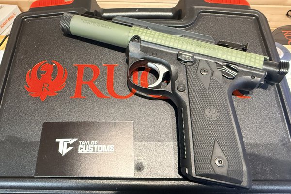 RUGER MARK IV 22/45 22LR PISTOL 4.4" T.B. BLACK/DESERT NIGHT CAMO 2-10RD MAGS - Image 6