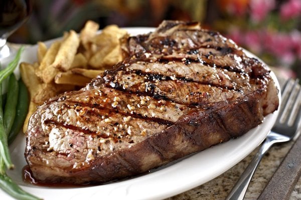 Parrilla de Res (Bife y Chorizo)