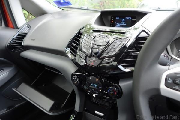 Ford-Ecosport-Titanium14