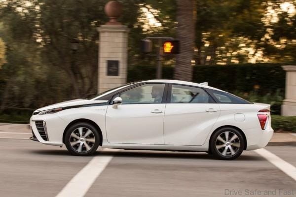 Toyota-Mirai-1
